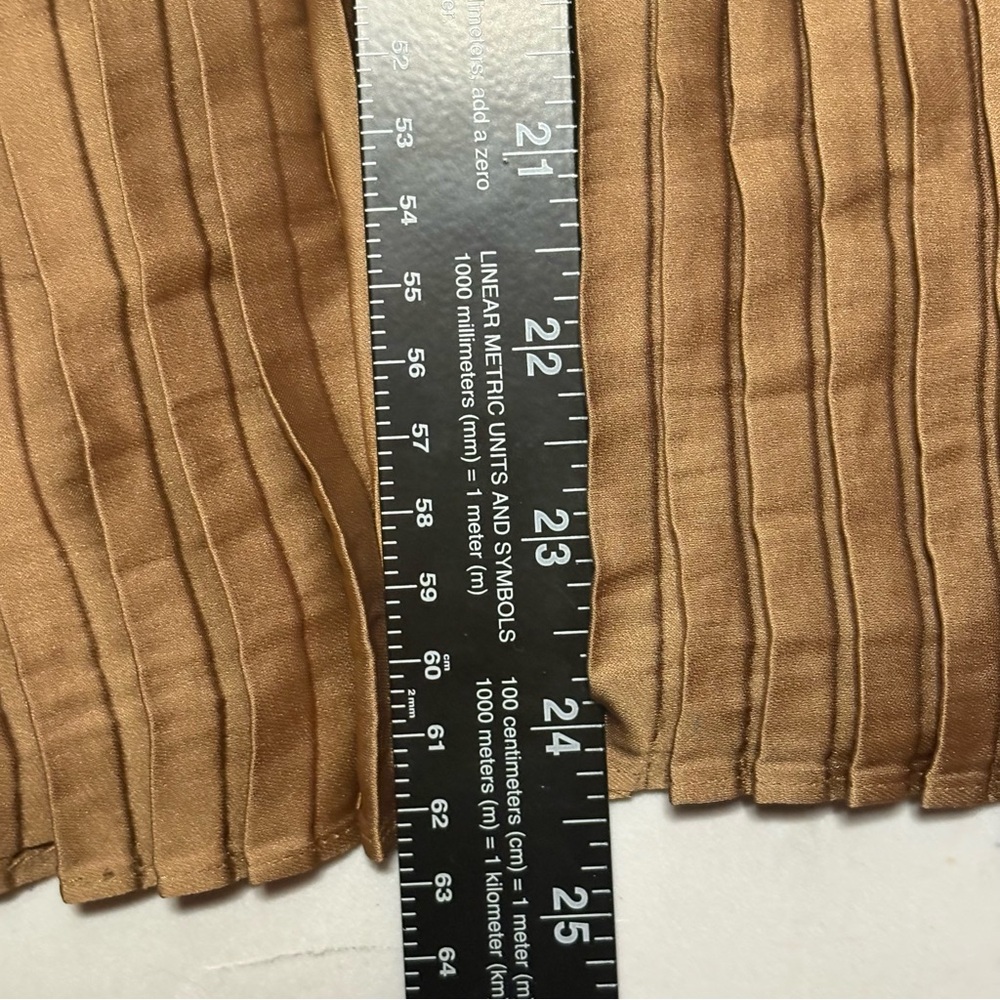 Banana Republic Tan Pleated Sleeveless Blouse - Picture 5 of 10